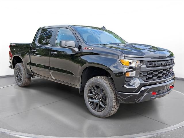 2026 Chevrolet Silverado 1500 Custom Trail Boss in Black — front three-quarter view