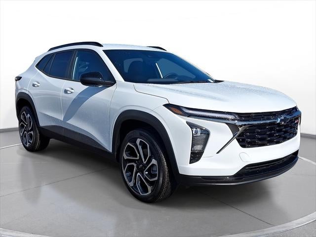 2026 Chevrolet Trax 2RS in Summit White — front three-quarter view