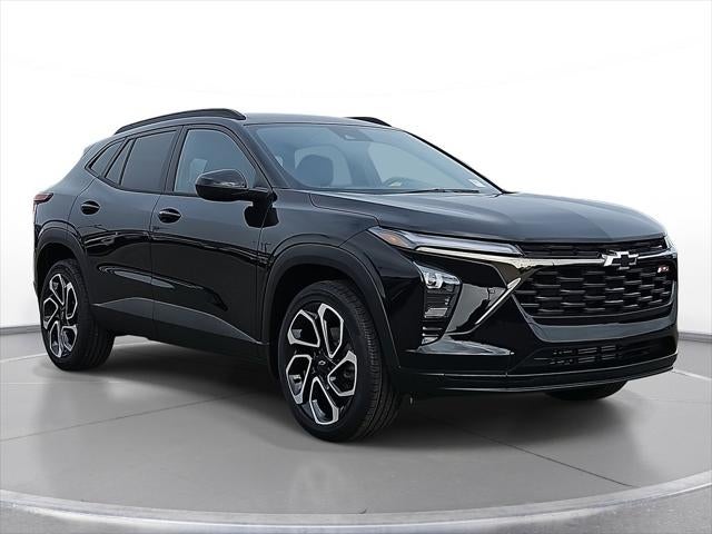 2026 Chevrolet Trax 2RS in Mosaic Black Metallic — front three-quarter view