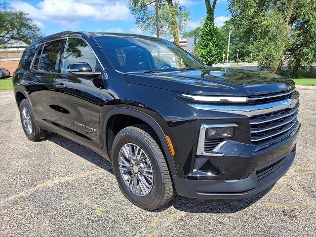 2026 Chevrolet Traverse LT in Mosaic Black Metallic — front three-quarter view