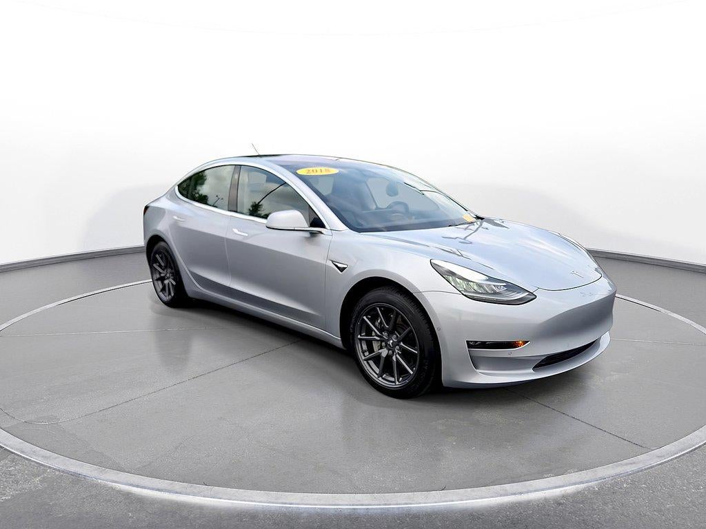 2018 Tesla Model 3 — side profile view