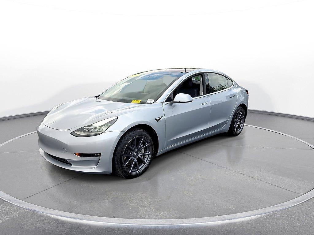 2018 Tesla Model 3 — interior view