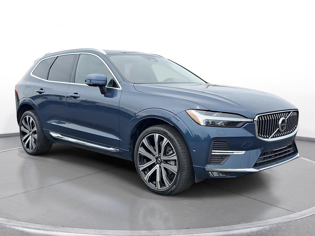 2023 Volvo Xc60 B6 AWD Ultimate Bright Theme in Denim Blue Metallic — front three-quarter view